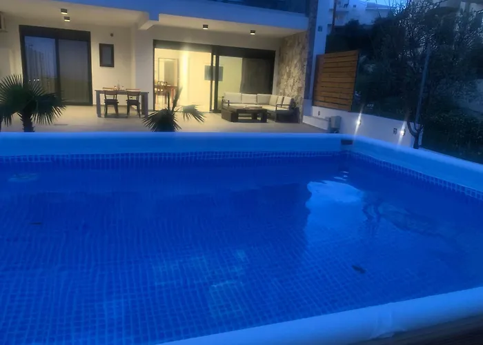 Sea View Sunrise Luxury Apartment