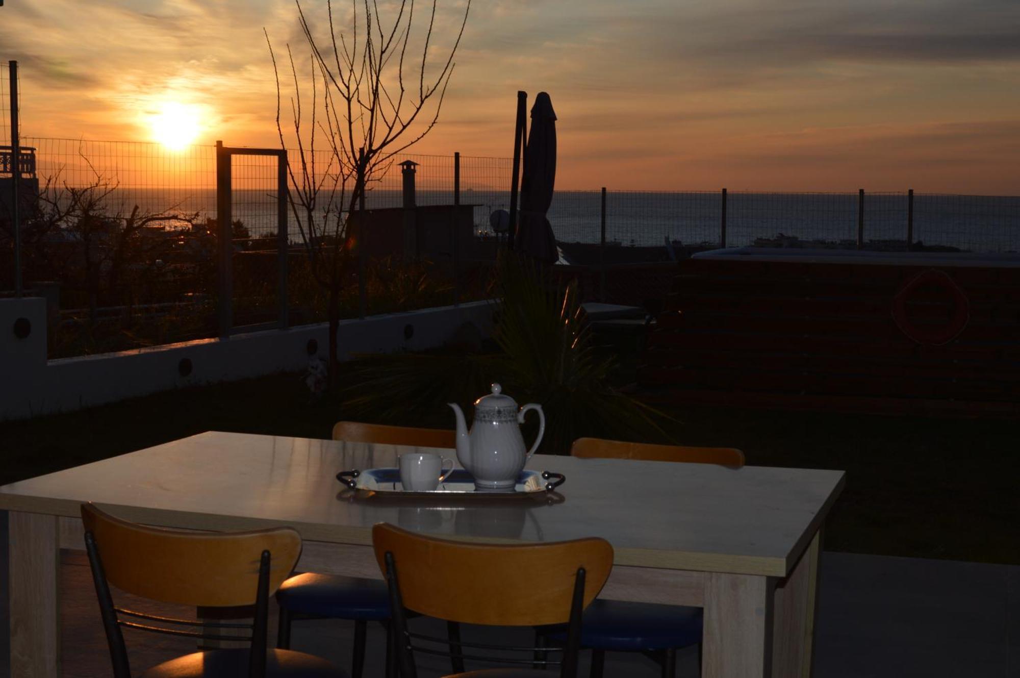 Sea View Sunrise Luxury Apartment