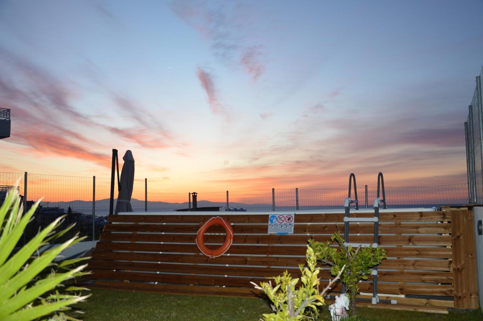 Sea View Sunrise Luxury Apartment *